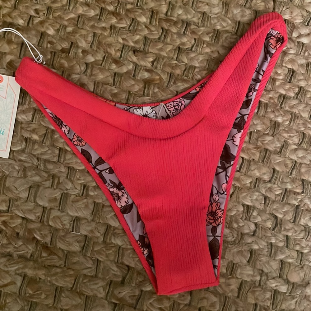FINAL PRICE ❤️‍🔥 MAAJI 🍒 HIGH LEG CHEEKY BIKINI BOTTOM NWT